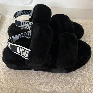 UGG “Oh yea” slides. New never worn. Black. Size 8.